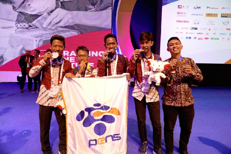 PENS Raih Medali Emas di ASEAN Skills Competition ke-XII