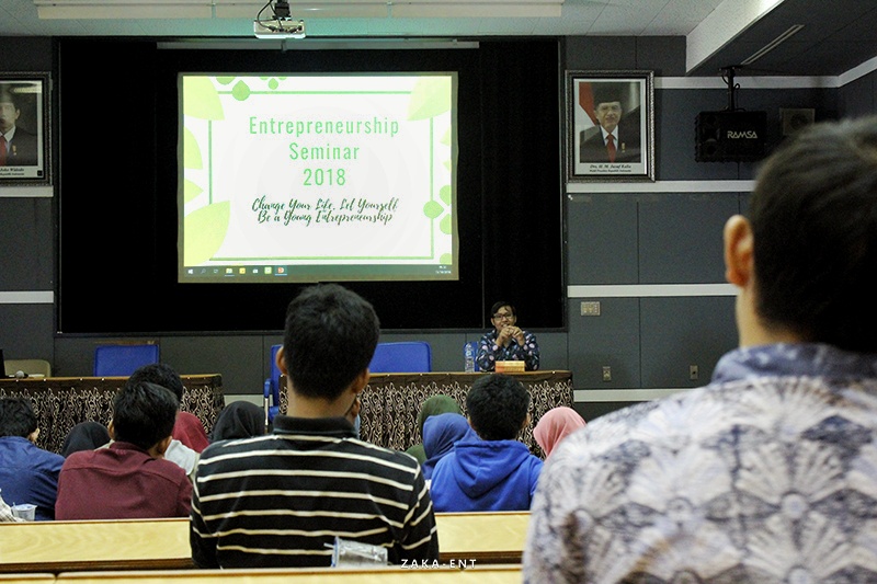 Seminar Entrepreneurship : Kenalkan Wirausaha Kreatif Kepada Mahasiswa SPE