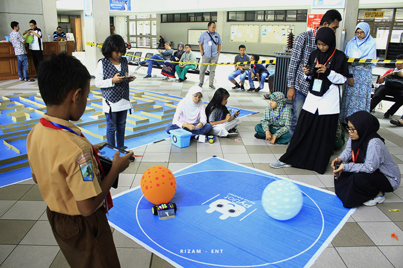 Berikan Edukasi Melalui Robot, PyBot PENS Helat Workshop dan Kompetisi Robot