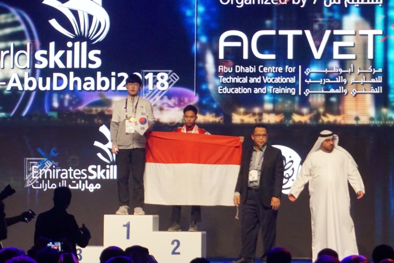 Mahasiswa PENS Raih Medali Perak Dalam World Skills Asia–Abu Dhabi 2018