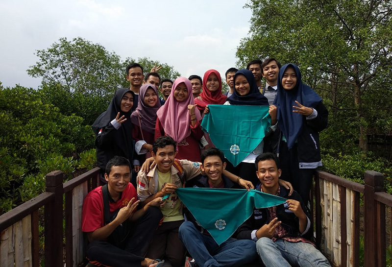 BEM PENS Bersama Mahetala Selenggarakan Aksi Peduli Lingkungan di Mangrove Surabaya