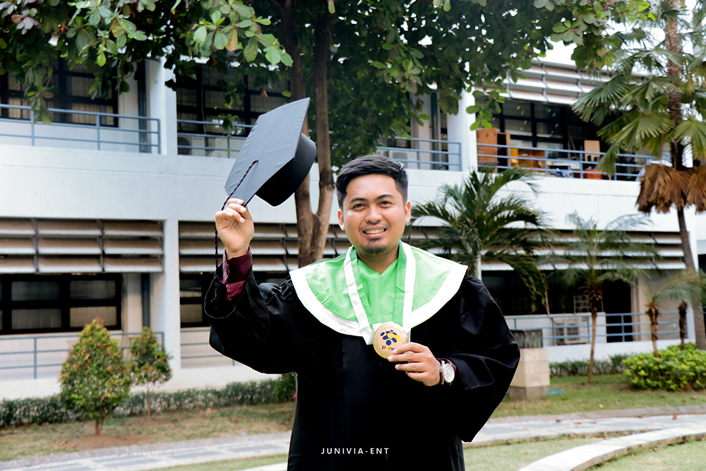 Mahasiswa Bidikmisi dengan Sederet Prestasi, Eko Mustofa Lulus dengan Predikat Cumlaude