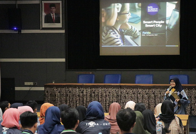 Seminar Smart City, Perkuat Mahasiswa PENS pada Implementasi IoT