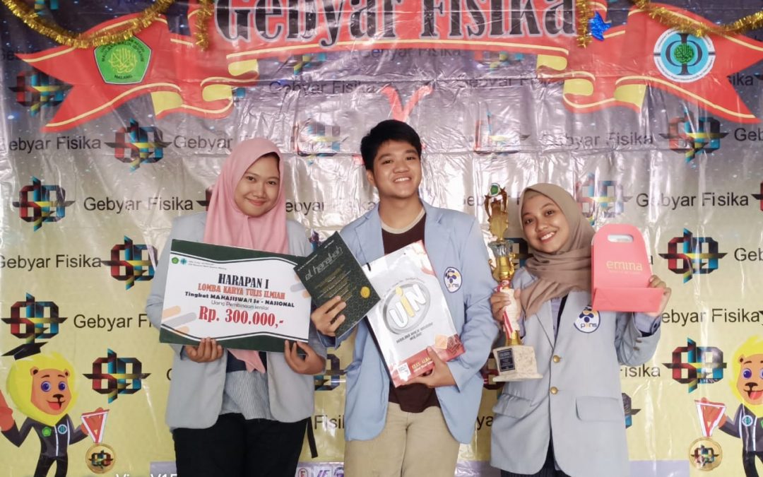 Unjuk Kebolehan 3 Mahasiswa PENS Berhasil Bawa Pulang Juara Harapan pada Ajang Lomba Karya Tulis Ilmiah Nasional