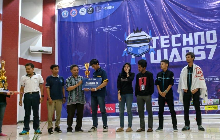 Mahasiswa PENS Sukses Sabet Juara 3 Line Follower Technowars 7 2019