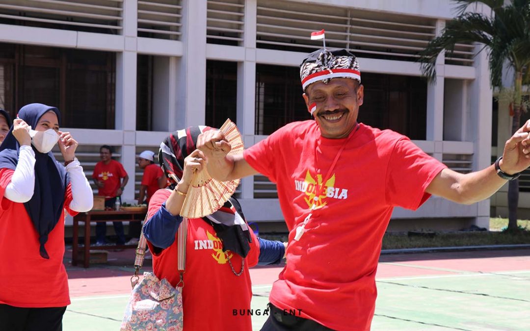 PENS Gelar Upacara Bendera dan Lomba Kemerdekaan untuk Peringati HUT Ke-77 Republik Indonesia