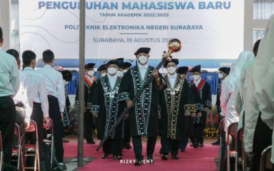 PENS Kembali Kukuhkan 1187 Mahasiswa Baru Secara Luar Jaringan Setelah Dua Tahun Dilanda Pandemi