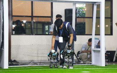 Tim Robot PENS Tampil Memukau di Laga Pertama KRI Nasional 2023