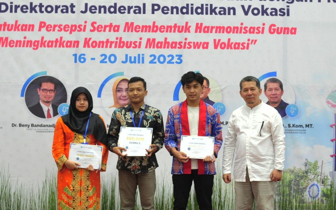 Dua Mahasiswa PENS Sukses Kantongi Juara 2 Lomba Essay dalam Musyawarah Nasional FKMPI XXIV