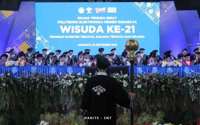 Wisuda ke-21: Apresiasi Kelulusan Mahasiswa, PENS Kukuhkan 816 Wisudawan