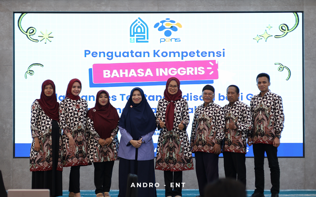 Lewat Pengabdian kepada Masyarakat, Pelatihan dan Sertifikasi EPT, Dosen UPA Bahasa Inggris PENS Dorong Profesionalisme Guru Al Falah Surabaya
