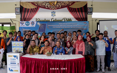 Manfaatkan Fungsi Tenaga Surya, PENS Kembangkan Inovasi Charging Station bagi Kelurahan Gebang Putih