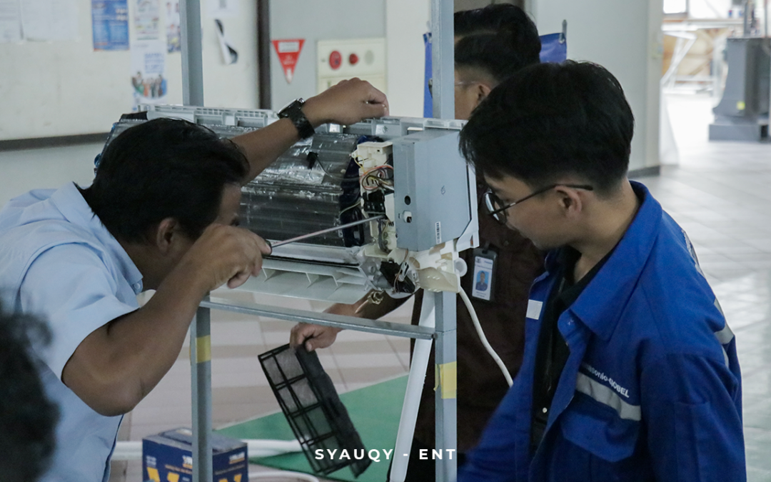 Vocational Training Dies Natalis ke-38: PENS Hadirkan Pelatihan Servis AC Bersama PT. Panasonic Gobel Indonesia