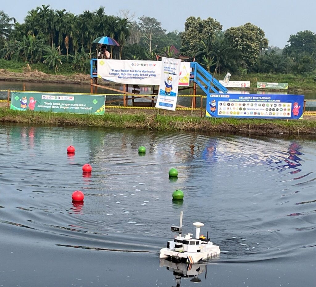 Emaver saat berlaga di Waduk PDAM Bengkalis